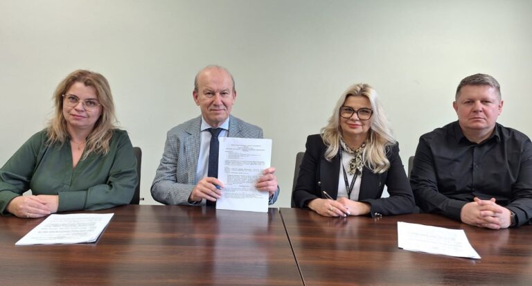 Podpisanie Protokołu dodatkowego nr 4 do Układu Zbiorowego Pracy